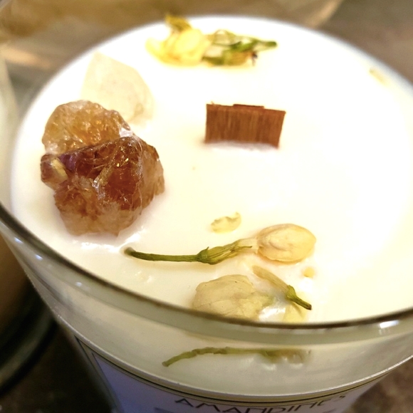 Crystal-infused Soy Candle - Picture 2 of 3